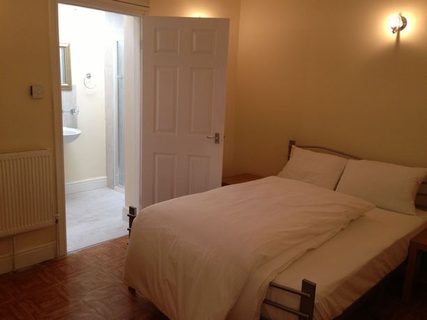 Imagen de los interiores del Hotel Avenue Inn. Foto 16