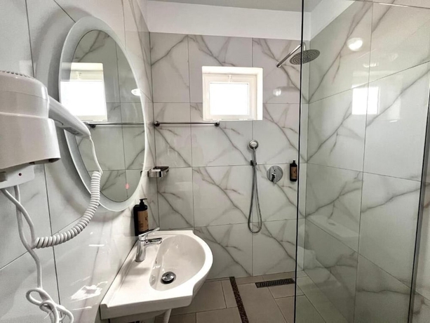 Imagen de la habitación del Hotel Avenue, Ksamil. Foto 11