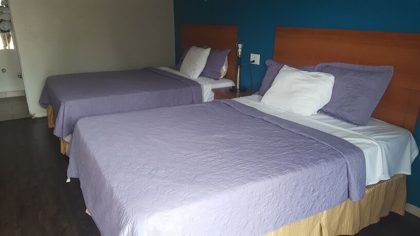 Imagen de la habitación del Hotel Avenue Motel, Mississauga. Foto 17