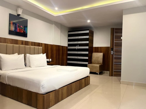 Imagen de la habitación del Hotel Avenue Suites. Foto 1