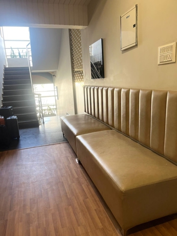 Imagen de los interiores del Hotel Avenue Suites. Foto 11