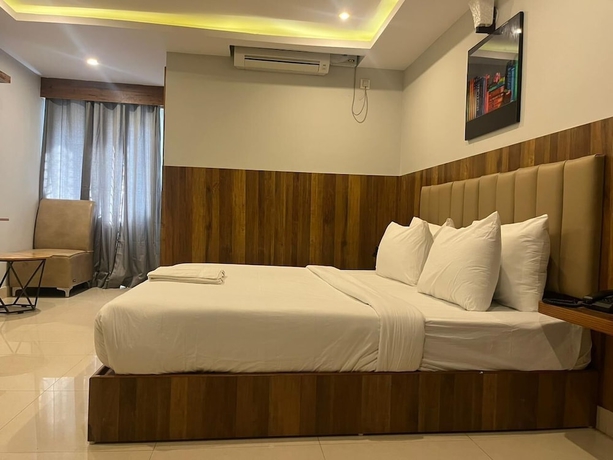 Imagen de la habitación del Hotel Avenue Suites. Foto 7
