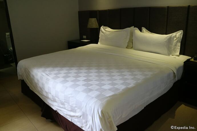 Imagen de la habitación del Hotel Avenue Suites Hotel. Foto 18