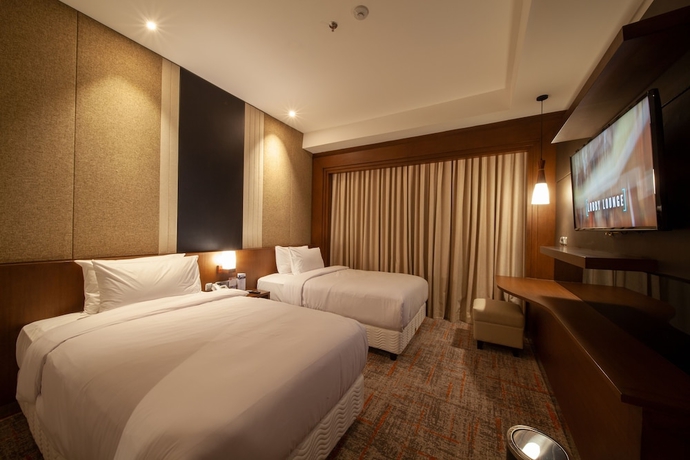 Imagen de la habitación del Hotel Avenzel Hotel and Convention Cibubur. Foto 3