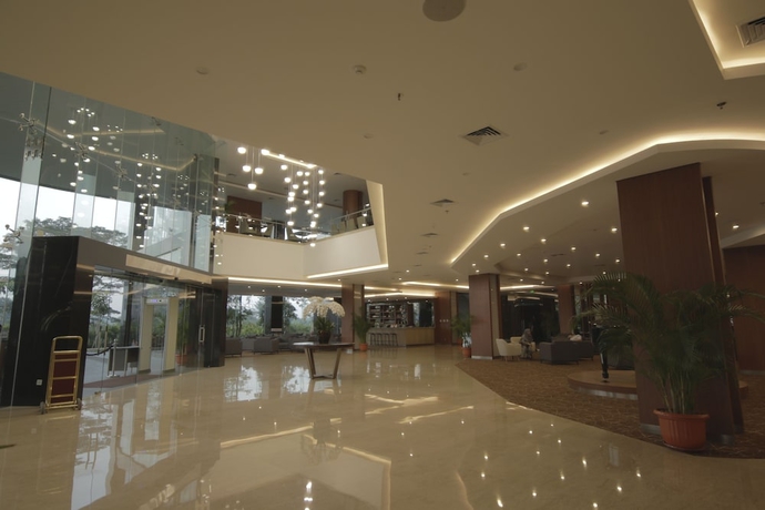 Imagen de los interiores del Hotel Avenzel Hotel and Convention Cibubur. Foto 13