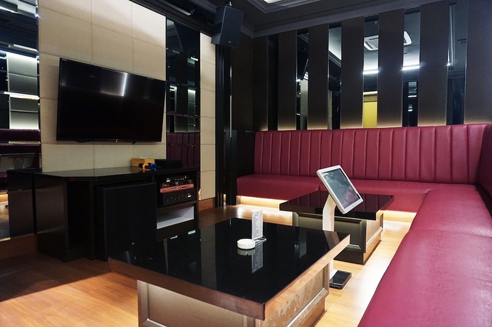 Imagen de los interiores del Hotel Avenzel Hotel and Convention Cibubur. Foto 17