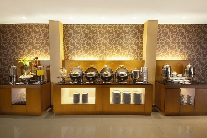 Imagen del bar/restaurante del Hotel Aveon Express Yogyakarta By Daphna International. Foto 14