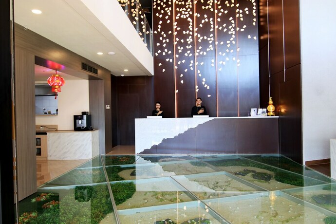 Imagen de los interiores del Hotel Aveon Hotel Yogyakarta. Foto 16