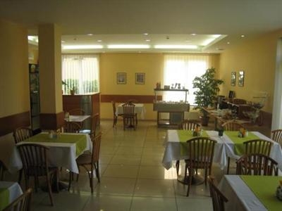 Imagen del bar/restaurante del Hotel A.v.goda. Foto 2