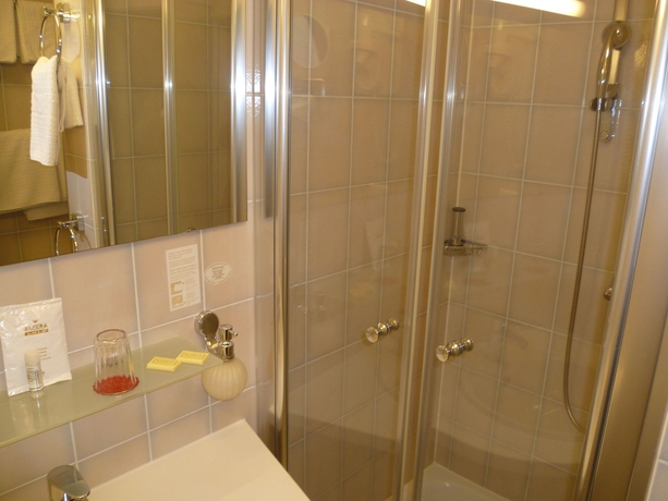 Imagen de la habitación del Hotel Avia. Foto 5