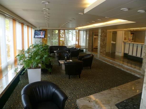 Imagen de los interiores del Hotel Avia. Foto 10