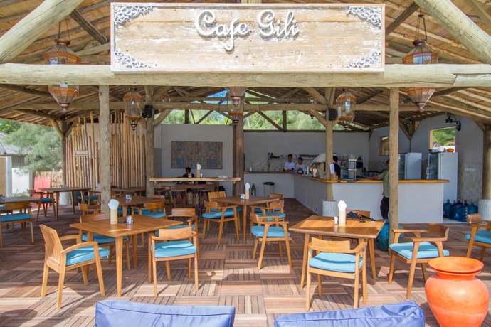 Imagen del bar/restaurante del Hotel Avia Villa Resort. Foto 2