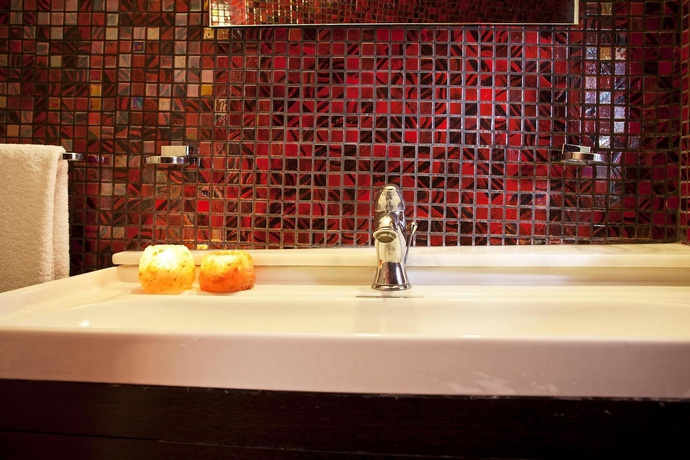 Imagen de la habitación del Hotel Avianto Suites. Foto 5