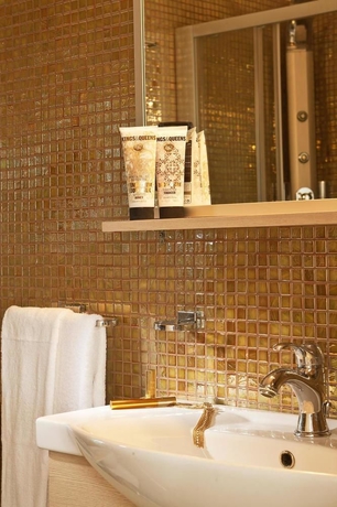 Imagen de la habitación del Hotel Avianto Suites. Foto 8