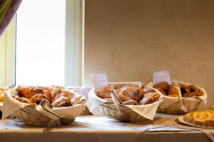 Imagen del bar/restaurante del Hotel Aviation. Foto 6