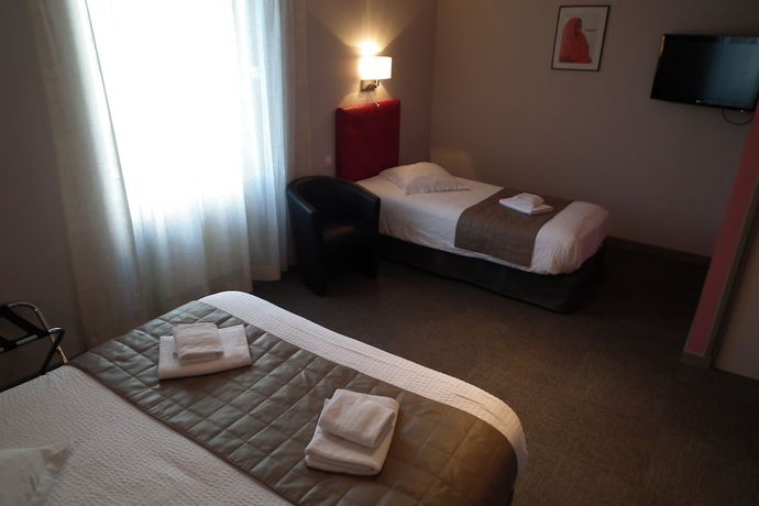 Imagen de la habitación del Hotel Aviation, La Bourboule. Foto 17