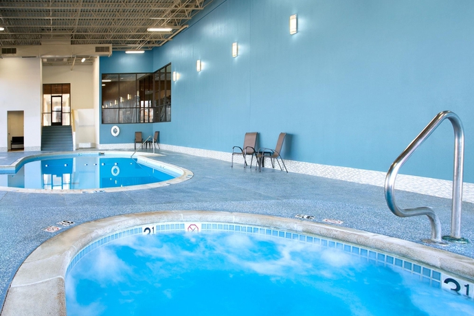 Imagen de la piscina del Hotel Aviator and Suites, Bw Signature Collection. Foto 16