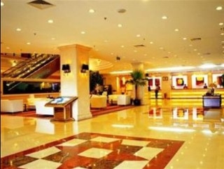 Imagen de los interiores del Hotel Avic. Foto 12