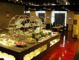 Imagen del bar/restaurante del Hotel Avic. Foto 5