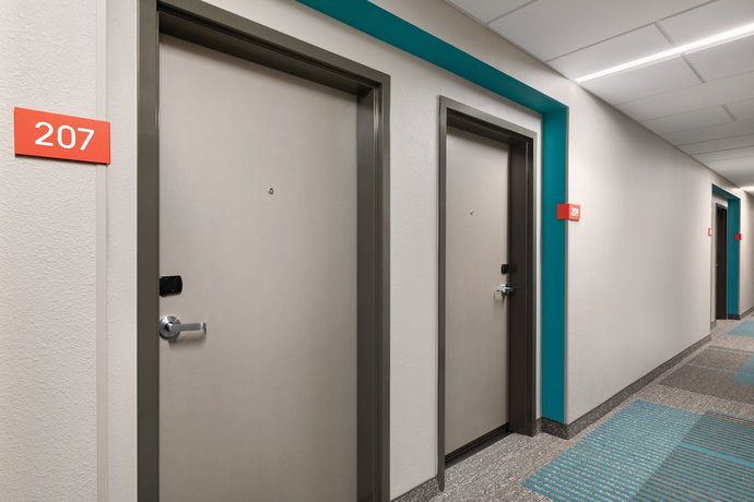 Imagen de los interiores del Hotel Avid Boston Logan Airport - Revere, an IHG. Foto 12