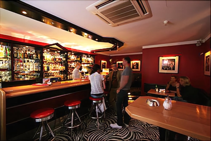 Imagen del bar/restaurante del Hotel Avidonapartments. Foto 7