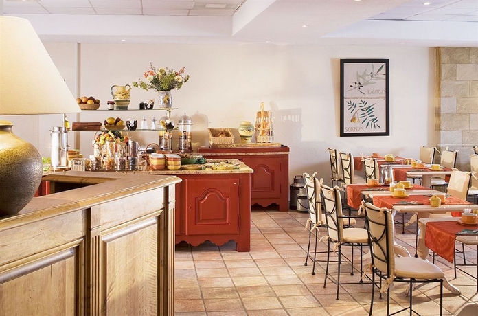 Imagen del bar/restaurante del Hotel Avignon Grand. Foto 2