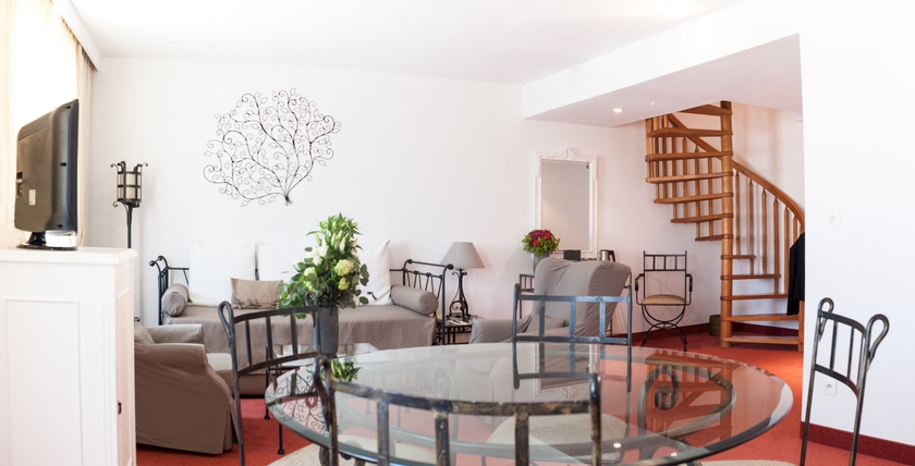 Imagen de los interiores del Hotel Avignon Grand. Foto 14