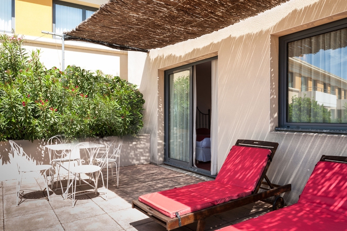 Imagen de la habitación del Hotel Avignon Grand. Foto 11