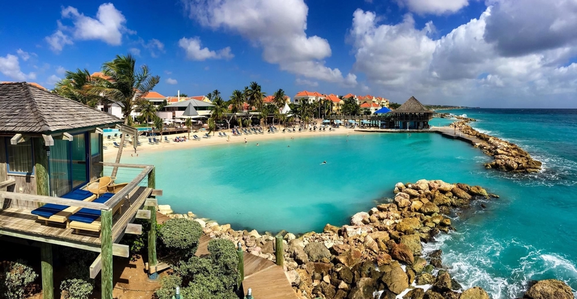 Imagen de los exteriores del Hotel Avila Beach. Foto 11