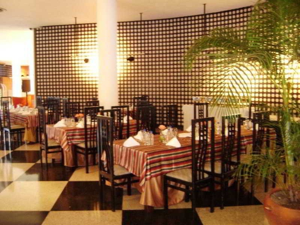 Imagen del bar/restaurante del Hotel Avila. Foto 4