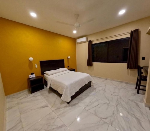Imagen de la habitación del Hotel Avila. Foto 10
