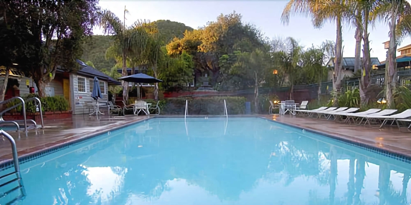 Imagen de la piscina del Hotel Avila Village Inn. Foto 18