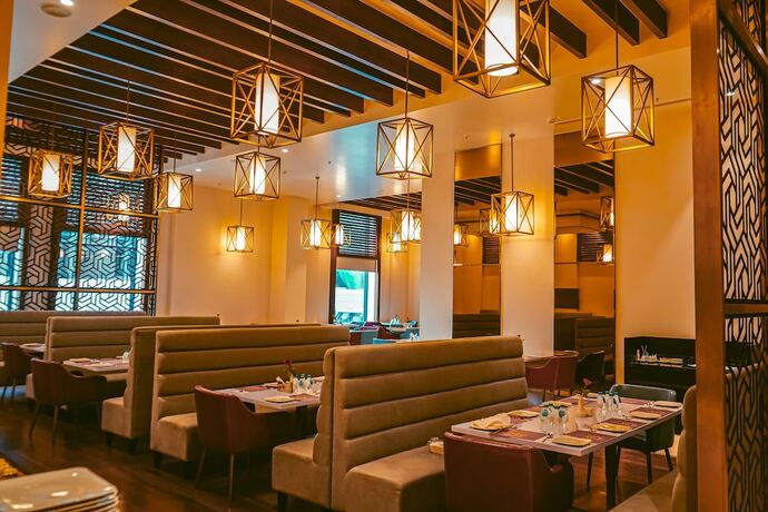 Imagen del bar/restaurante del Hotel Avinash International. Foto 9