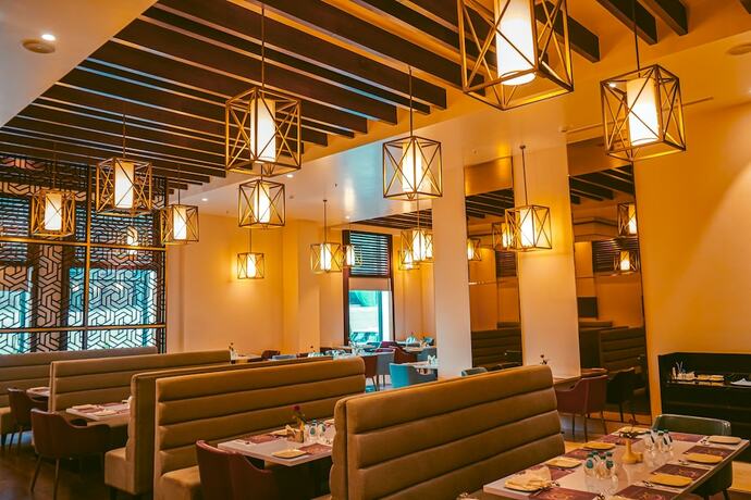 Imagen del bar/restaurante del Hotel Avinash International. Foto 10