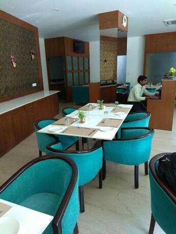 Imagen del bar/restaurante del Hotel Avins Beacon. Foto 15