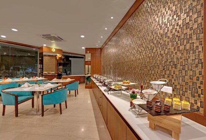 Imagen del bar/restaurante del Hotel Avins Beacon. Foto 17