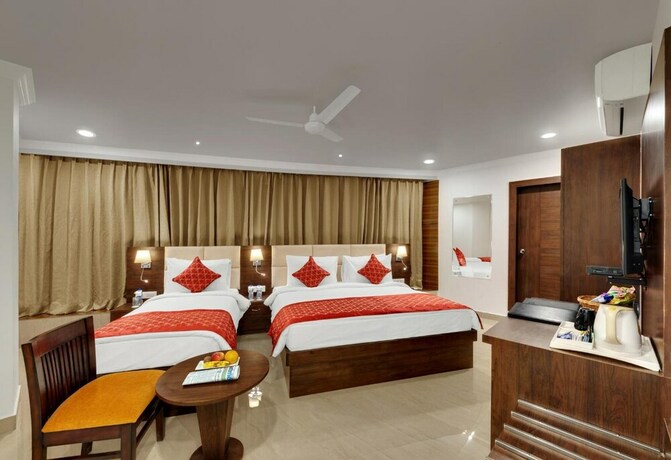 Imagen de la habitación del Hotel Avins Beacon. Foto 22