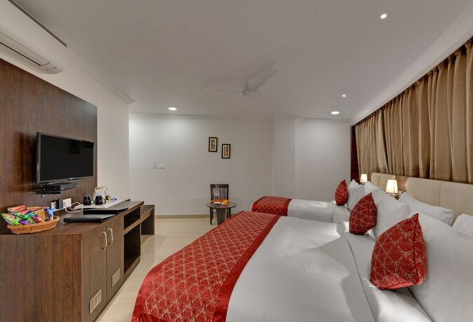 Imagen de la habitación del Hotel Avins Beacon. Foto 23