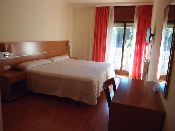 Imagen de la habitación del Hotel Avi&oacute;n Vigo. Foto 6