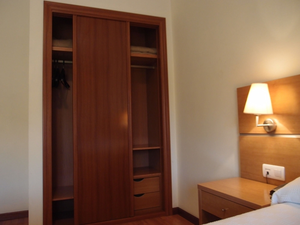Imagen de la habitación del Hotel Avi&oacute;n Vigo. Foto 9