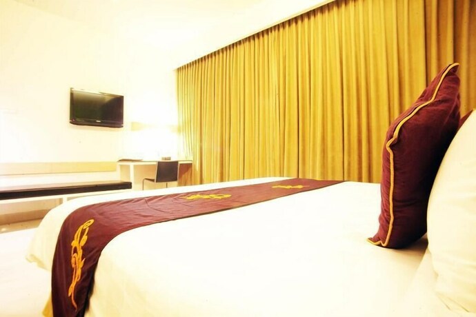 Imagen de la habitación del Hotel Avirahotel Panakkukang. Foto 7