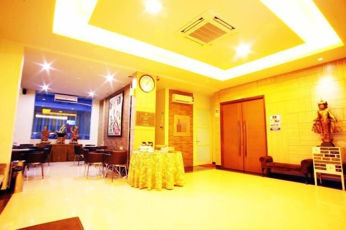 Imagen de los interiores del Hotel Avirahotel Panakkukang. Foto 14