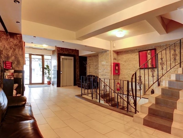 Imagen general del Hotel Avis. Foto 7