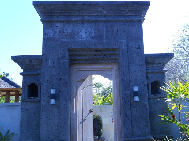 Imagen de los exteriores del Hotel Avisara Villa. Foto 15