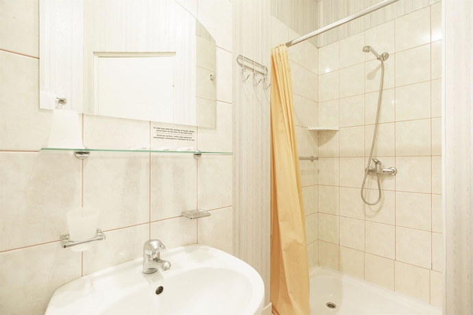 Imagen de la habitación del Hotel Avitar. Foto 6