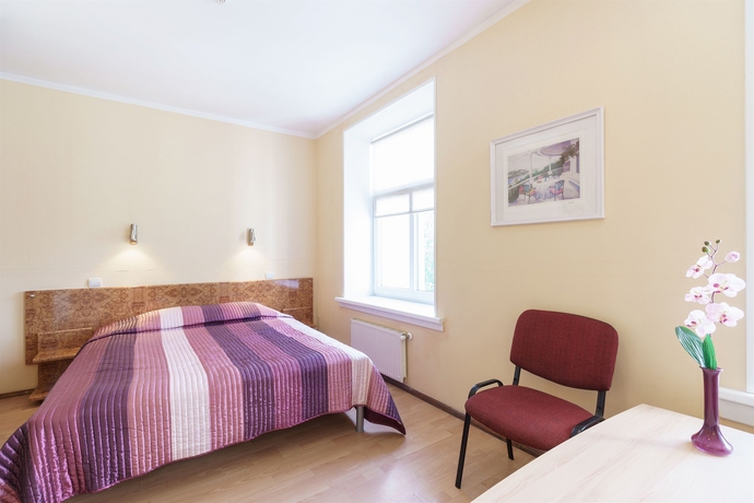 Imagen de la habitación del Hotel Avitar. Foto 8