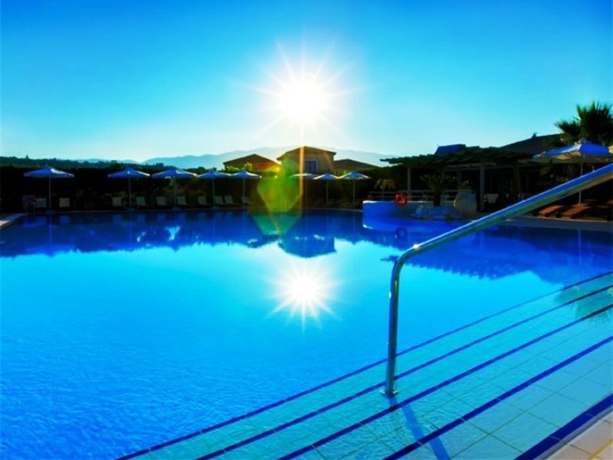 Imagen general del Hotel Avithos Resort Apartments. Foto 10