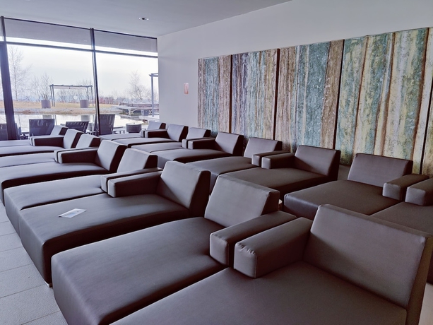 Imagen de la piscina del Hotel Aviva Make Friends - Singles Only. Foto 8