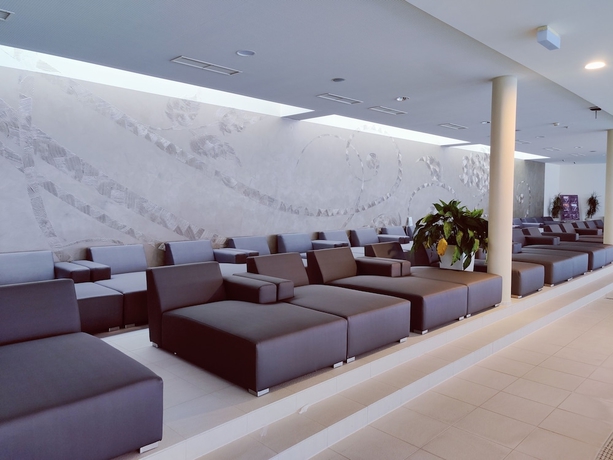 Imagen de la piscina del Hotel Aviva Make Friends - Singles Only. Foto 12