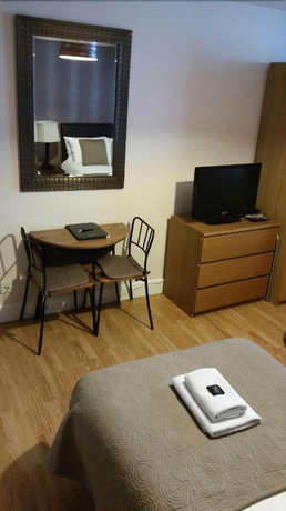Imagen de la habitación del Hotel Aviva Studio. Foto 4